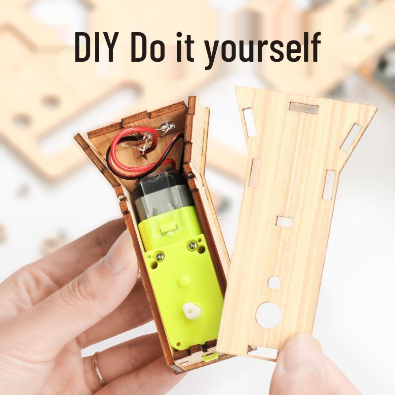 DIY STEM Hand-Crank Flashlight Kit for Students