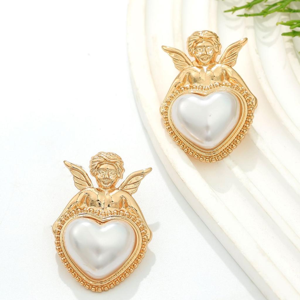 Court Style Personality Retro Creative Design Stud Earrings French Temperament Ins Angel Baby Inlaid Imitation Pearl Earrings