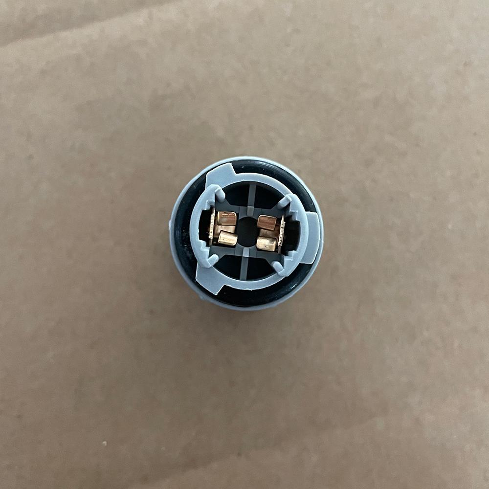 Nissan Lamp Bulb Socket 26250-70F00 (2pcs)