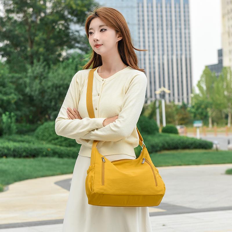 Large Capacity Nylon Bag Women's Shoulder Crossbody Bag Lightweight Commuter Tote Bag