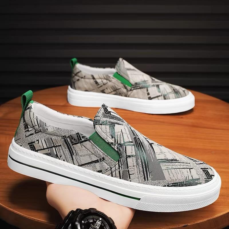 Fashion Men Shoes Summer Canvas Shoes Breathable Comfortable Outdoor Slip on Walking Sneakers Classic Loafers for Men Zapatillas Hombre