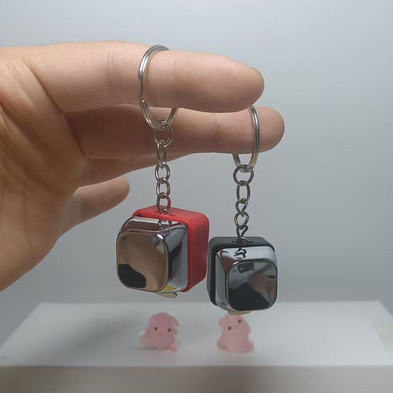 Elektrický šok Elektrická klávesnice Klíčenka Street Trick Novinka Fidget Klíčenka Šokující Podání ruky Trick Klikací hračka 1 ks