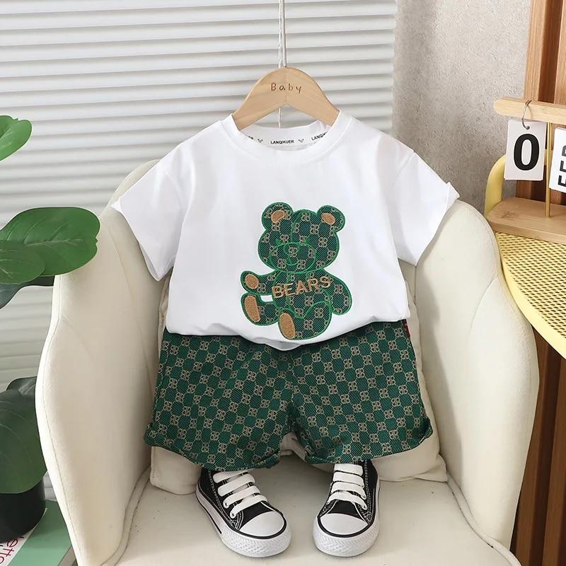 

Комплект одежды для маленьких мальчиков и девочек, детские футболки и шорты с принтом медведя в картонной упаковке, костюм из 2 предметов, спортивный костюм с короткими рукавами для малышей, верх и низ 100CM