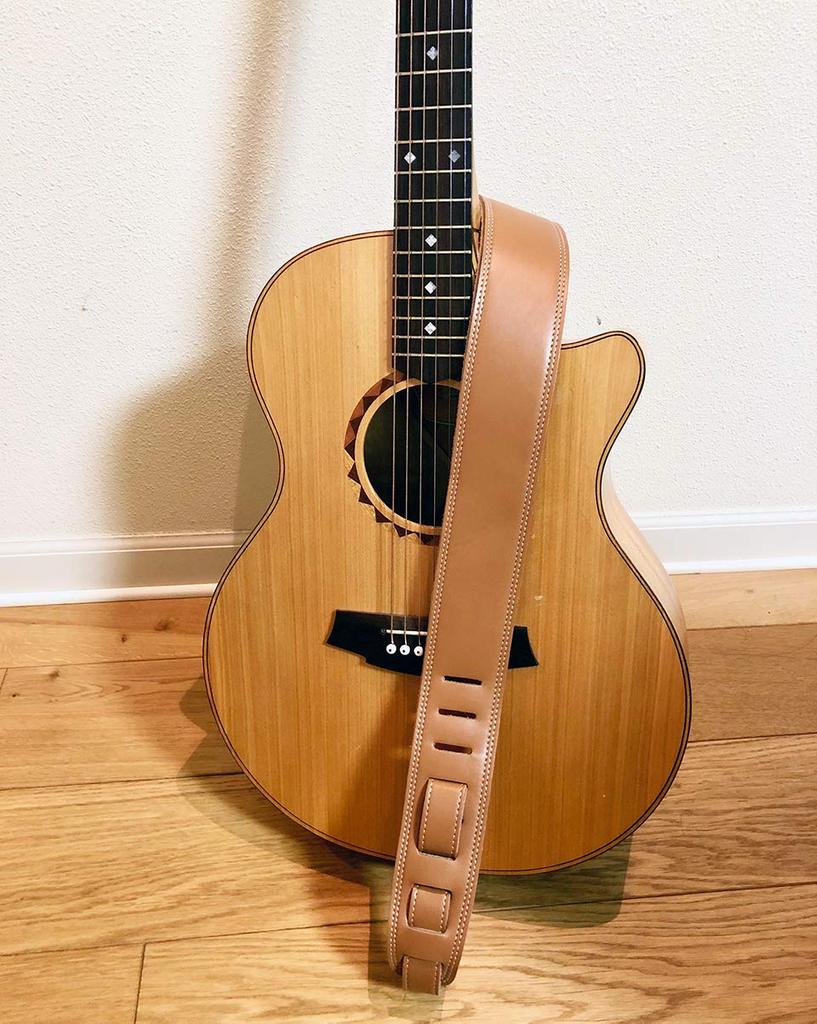 fieldlabo Cowhide Leather Guitar Strap for Electric Acoustic and Soft and it develops a unique character with Guitar, Guitar, Bass. supple, use!