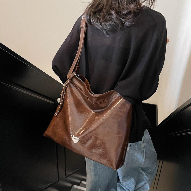 Bag Winter Premium Underarm Bag Women's 2025 New Simple Large Capacity Tote Bag Versatile Shoulder Crossbody Bag