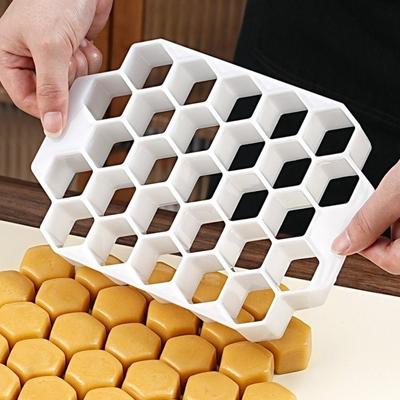 27 Holes Pastry Divider Quick Efficient Plastic Dumpling Maker Mold Precise Molding Reusable Honeycomb Divider Homemade Pasta