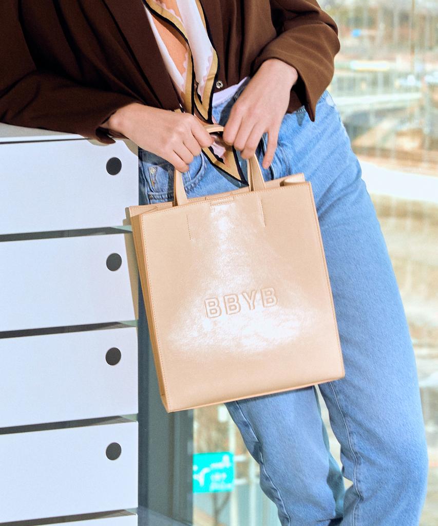 Bbyb Knob Unisex Medium Tote Bag (Crinkled Cream)