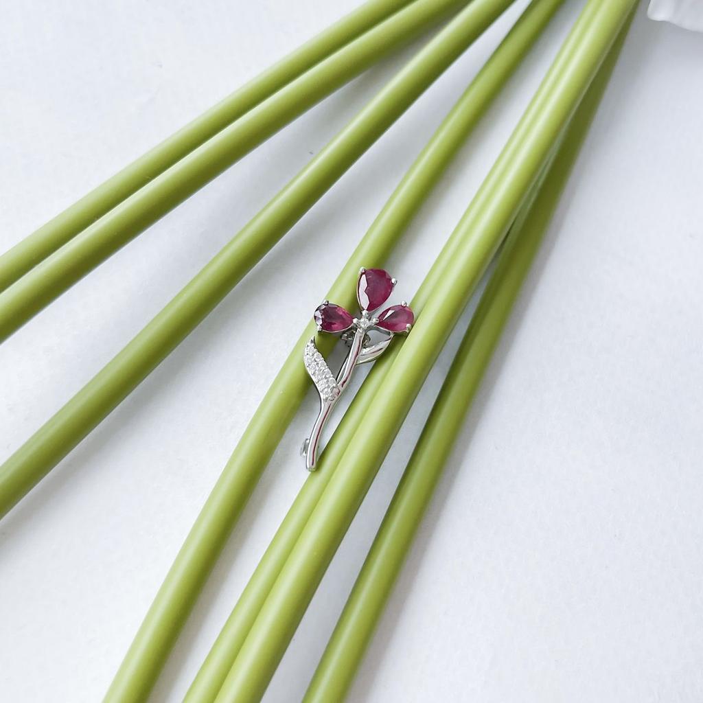 Silver Brooch with Natural Ruby ​​2.365ct, Cubic Zirconia (2152781)