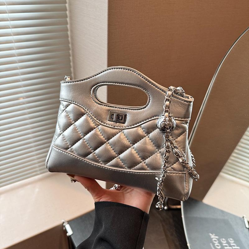 Handbag Bucket bag New chain Shoulder bag Women's fashion versatile diamond messenger bag