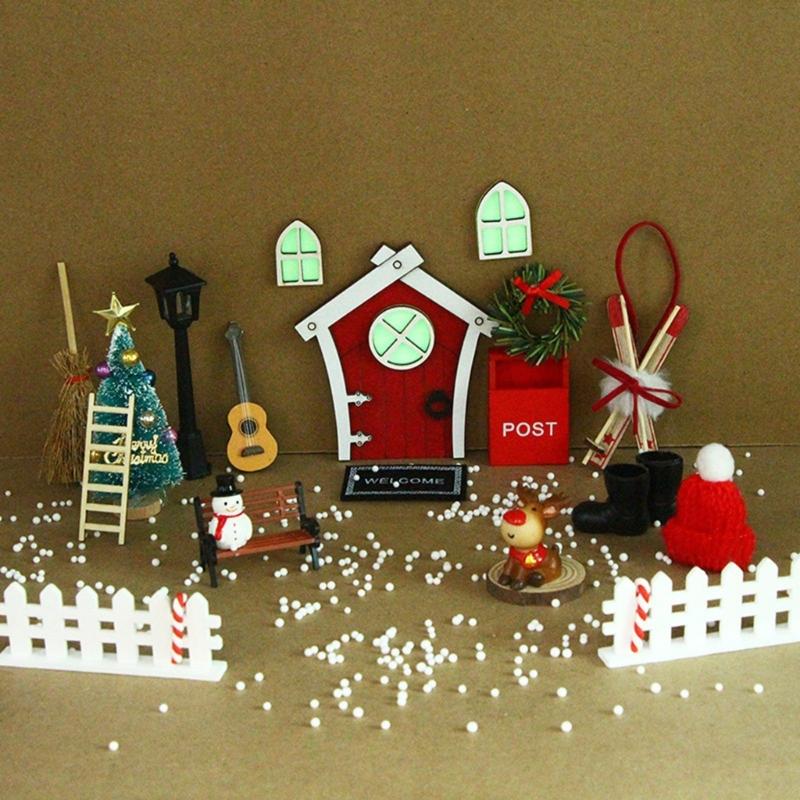 Miniature Glowing House Christmas Decoration Set With Removable Parts for Holiday Displays