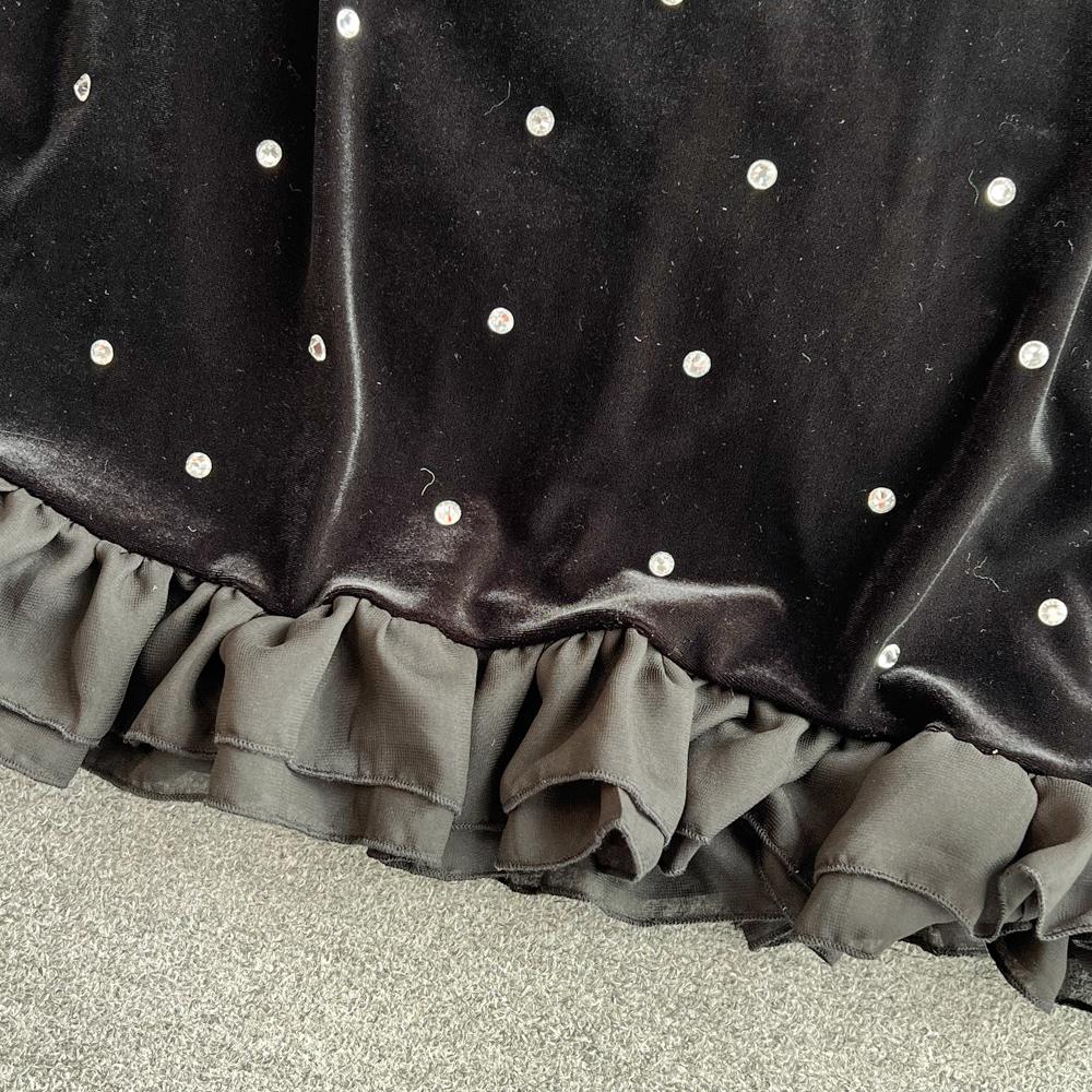 Balck Hepburn Sweet Style Damenkleid Flare Langarm Diamantständer Samt Hohe Taille A-Linie Kleider Herbst Winter Modedesign Partykleidung