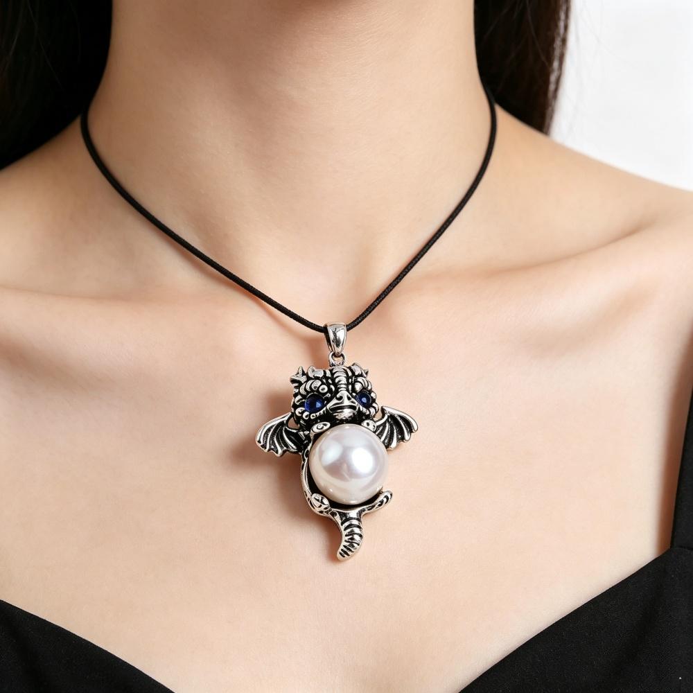 

1 Pcs Copper Matched Natural Freshwater Pearl Dragon Shaped Pendant, A mythical Wealth Symbol Pendant, No Chain, Paired With a Gift Box.