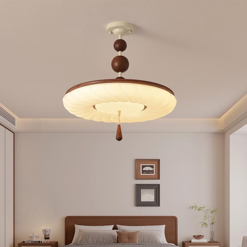 French Retro Cream Ceiling Light - Full Spectrum Eye Protection Chandelier for Bedroom or Study.