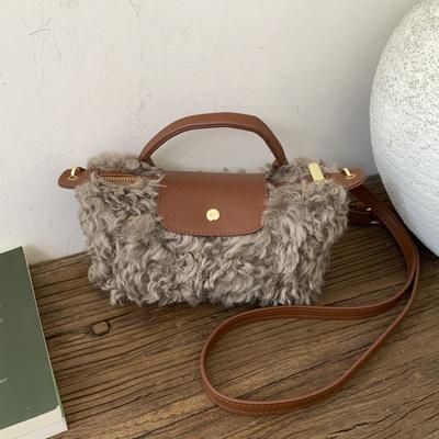 A Versatile Single-shoulder Crossbody Bag for Carrying Dumplings