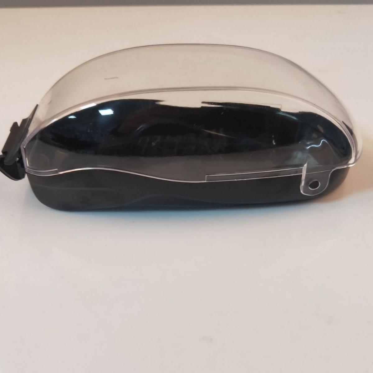 

Специальная коробка для плавательных очков