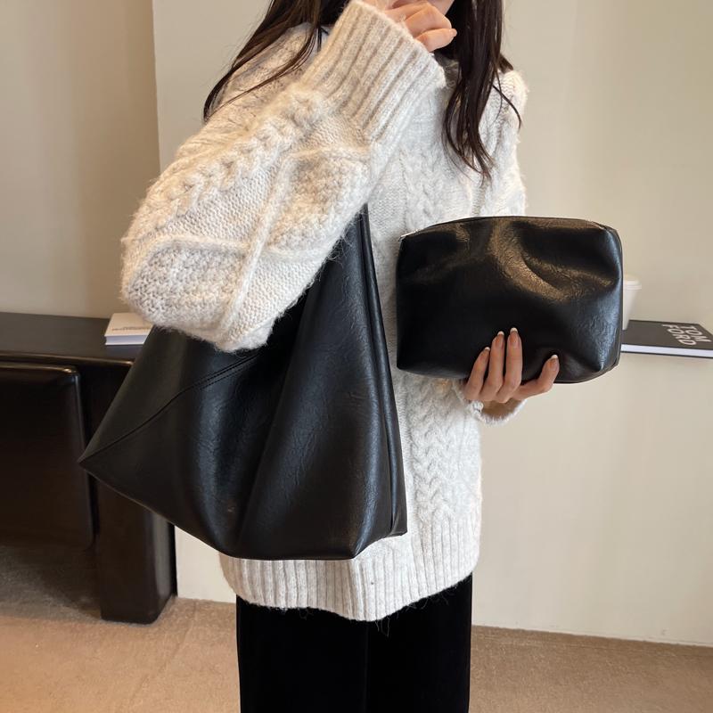 

Ретро дизайнерские сумки на плечо 2 в 1 для женщин из мягкой искусственной кожи чистого цвета, большая вместимость, сумка-шоппер Hobo с застежкой-молнией под мышкой 36x23x14cm чёрный