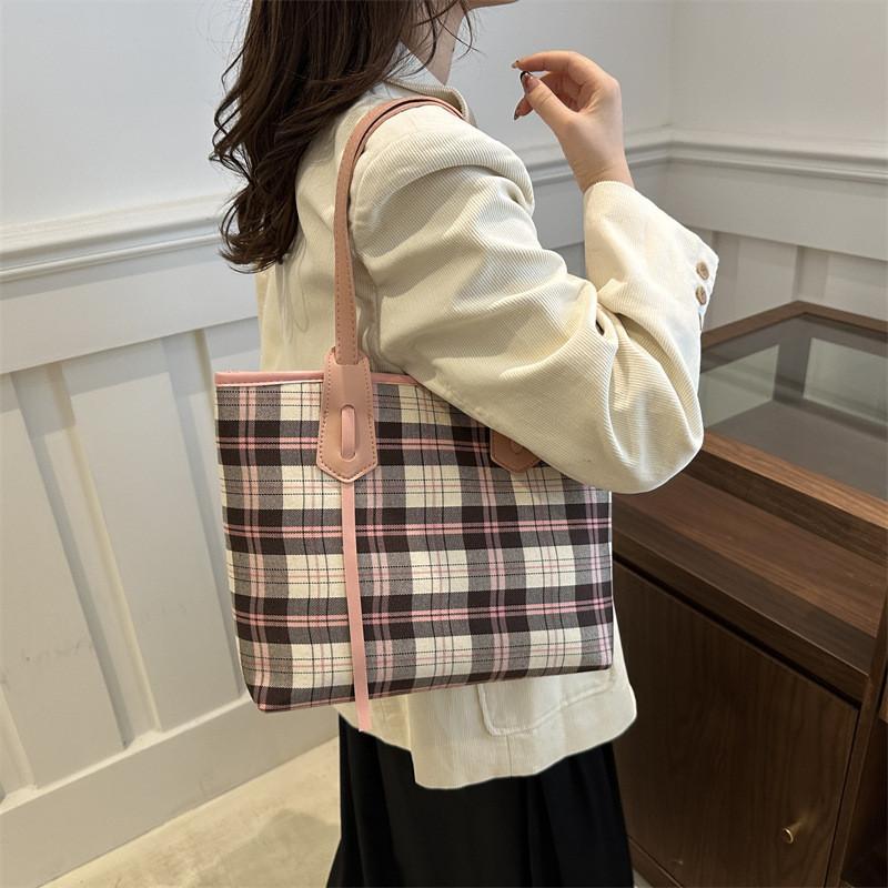 Large Capacity Stylish Women's Tote Bag Chic Plaid Design For Autumn Commute