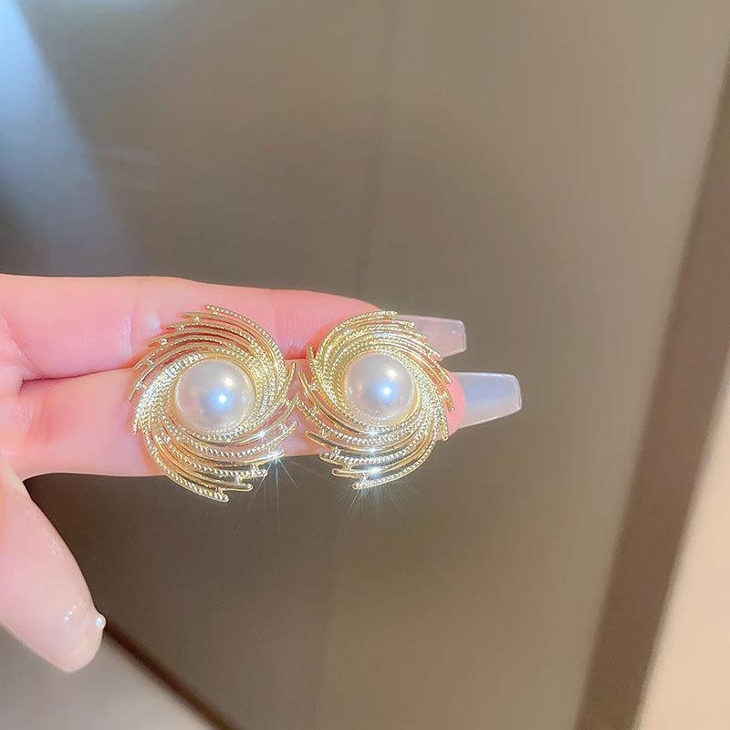 Women's Earrings Trendy Golden Square Small Stud Earrings Lovely Geometry Jewelry Ear Accessories Bijoux Femmes