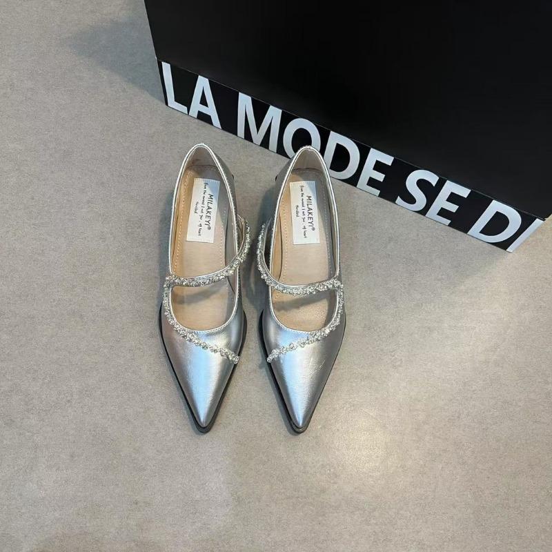 Fashion Womens Single Shoes with Low Heel Pointed Toe Straight Buckle Strap Rhinestone Chain 2025 New Spring Outdoor PU Low Top Shoes