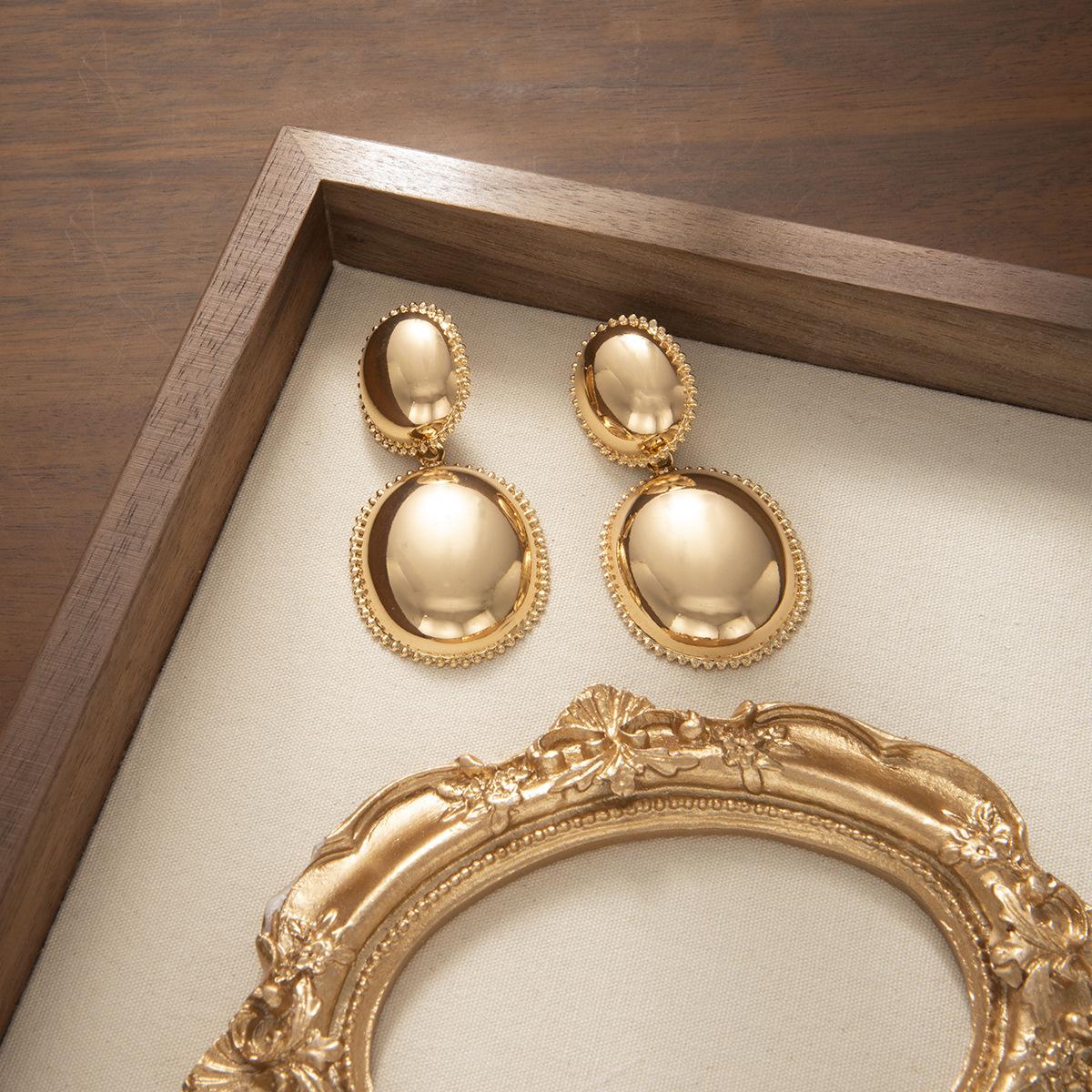 Metal Wind Retro Earrings Smooth Oval Water Drop Light Luxury Earrings Classic Fashion Temperament Earrings