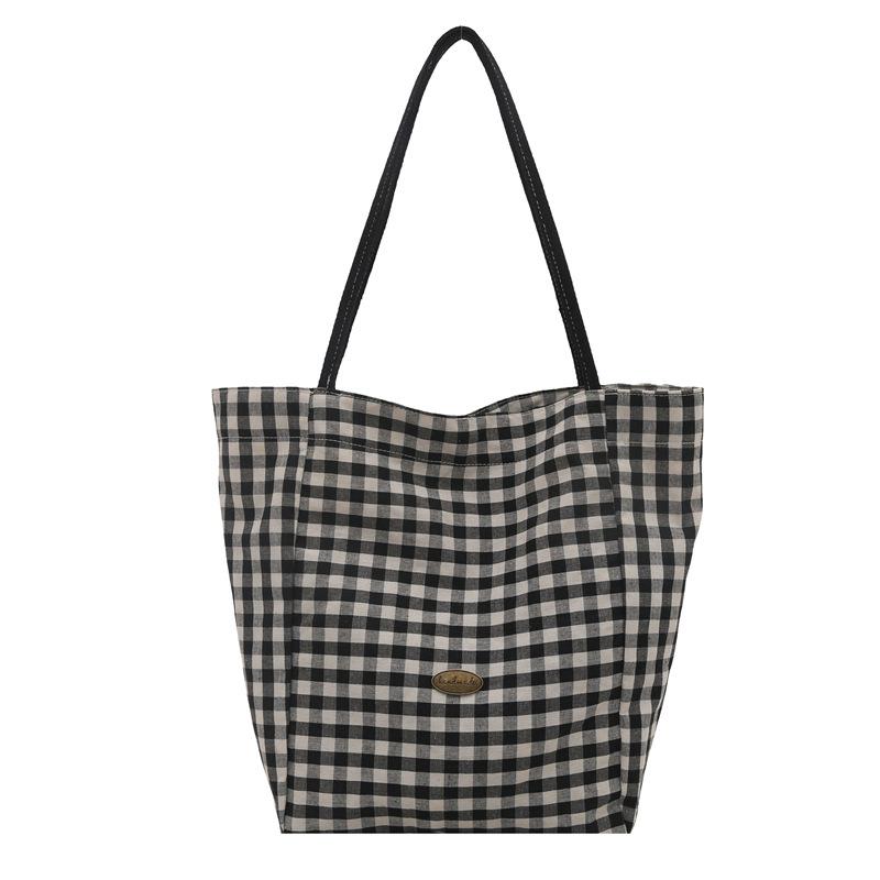 

Fresh contrasting color double-sided canvas bag large-capacity embroidery high-end shoulder bag sweet plaid bag student commuter bag чёрный