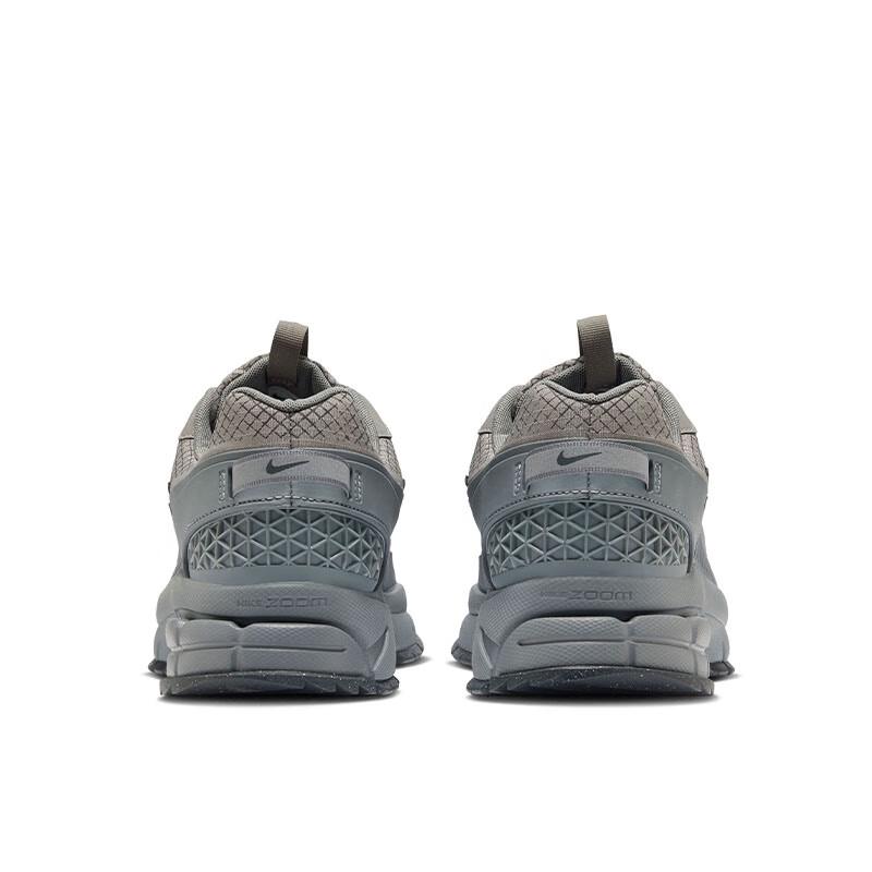 Nike Zoom Vomero Roam Men's Sneakers