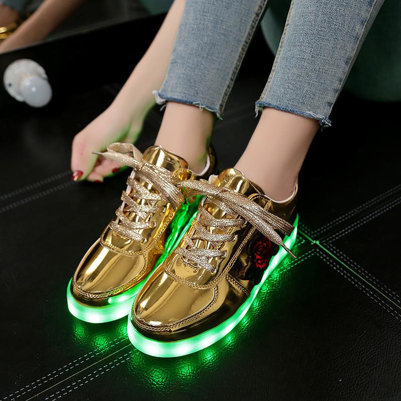 Spring and Autumn New High Quality Men's Sneakers Colorful LED Lighting Charging Couple Style Dance Shoes Zapatos Para Hombres