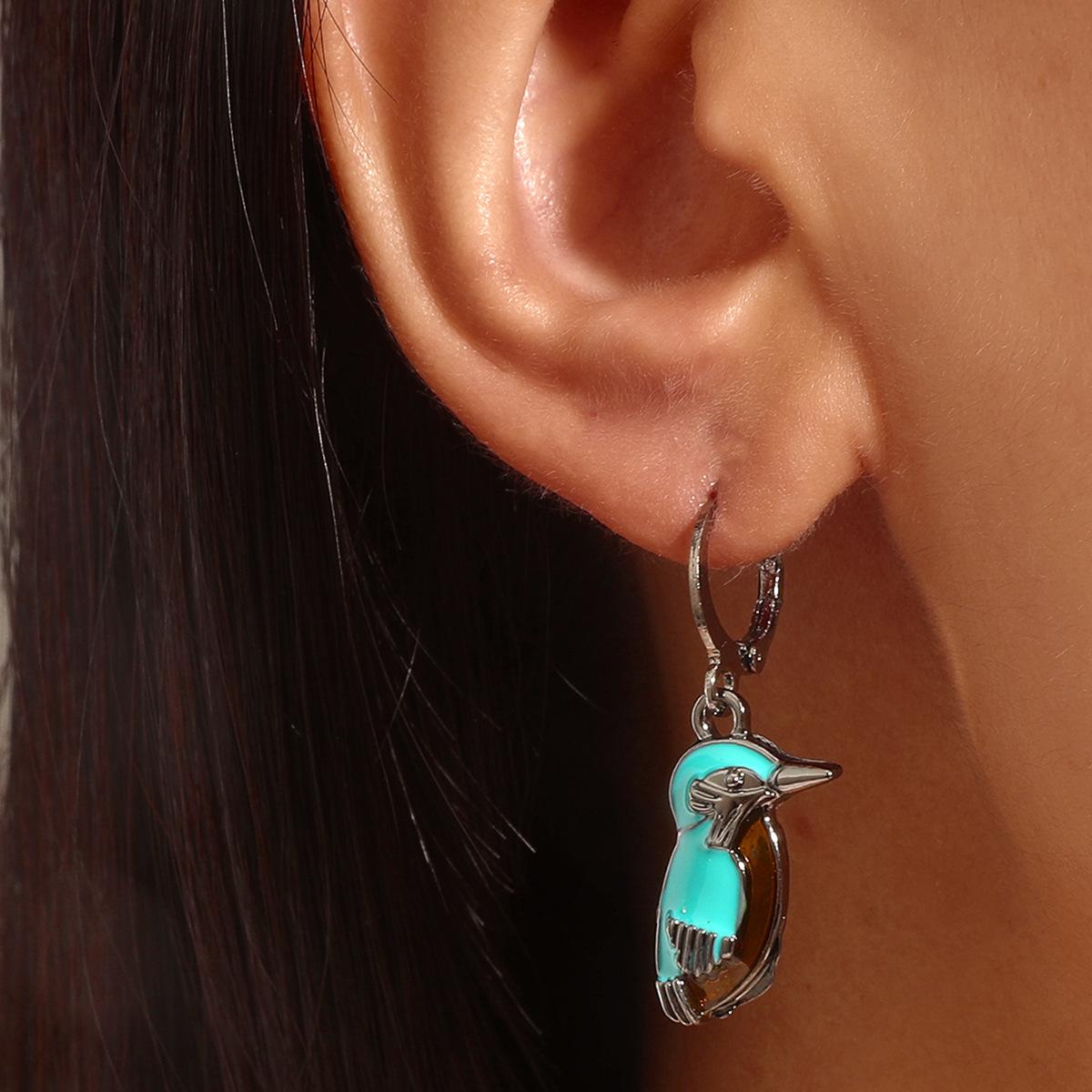 European & American Fashion Jewelry: Popular Kingfisher Earrings with Drip Oil European and American Style