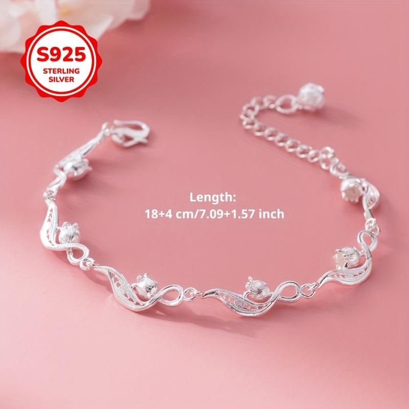 925 Sterling Silver Daisy Bracelet Fashionable Floral Design with Pendant Ideal Gift