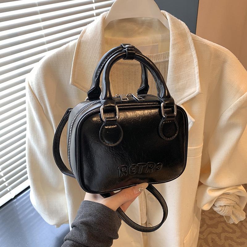 Solid color handbag women's 2025 new trendy fashion temperament shoulder bag trendy messenger small square bag women