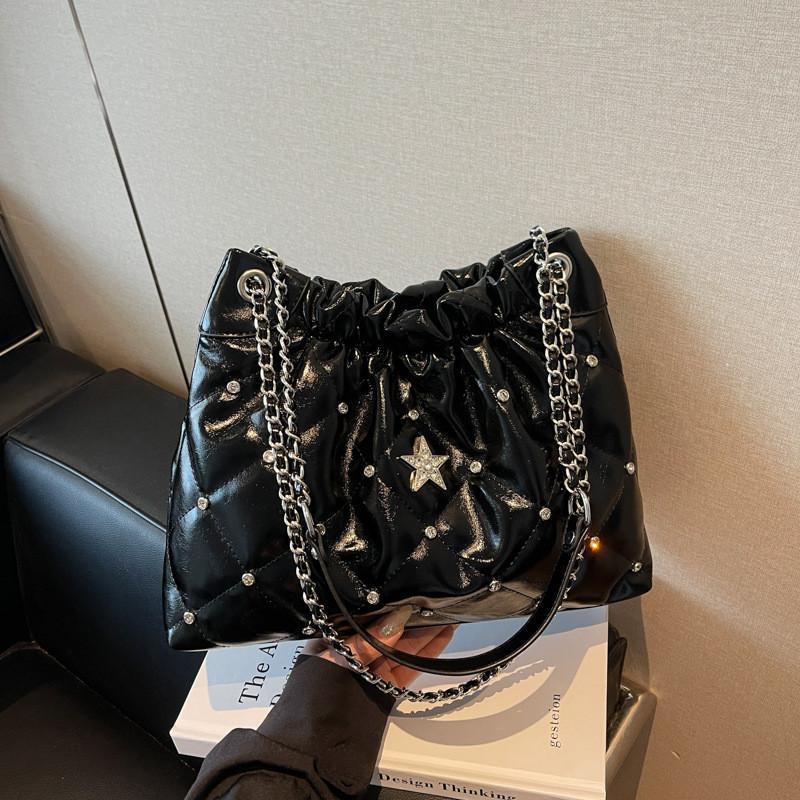 IELGY Rhombic chain bucket bag Joker leisure one-shoulder large capacity tote bag