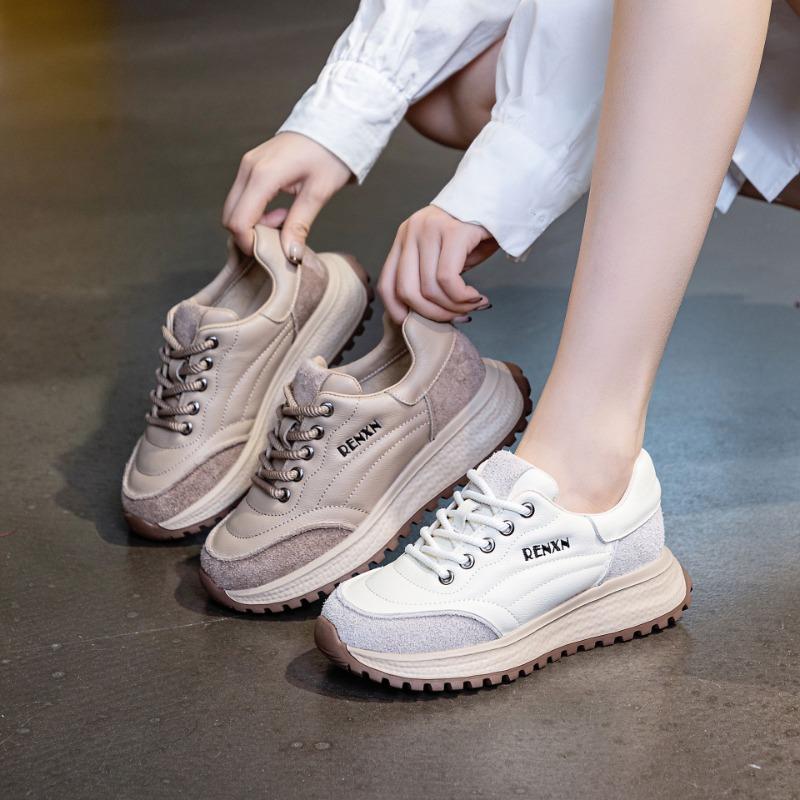 The New Thick-soled Women's Shoes and Casual Sports Shoes Are Versatile