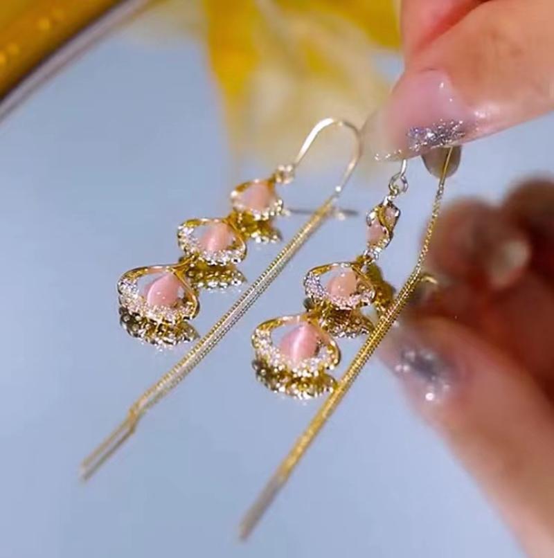 

Модные женские длинные серьги-кисточки розовый