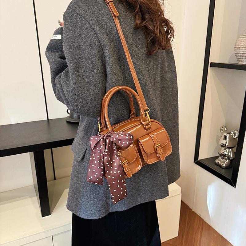 Popular Small Bag Women's New Portable Pillow Bag Red Retro Commuter Versatile Messenger Bag