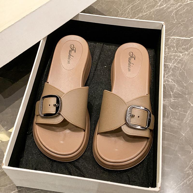 Popular 2025 new slippers women's summer wear thick bottom non-slip fashion versatile cool slippers women's foreign trade