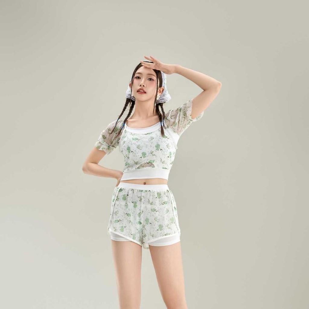 Floral Two-Piece Swimsuit for Women: Fresh INS Style with Flat-Leg Pants for Beach