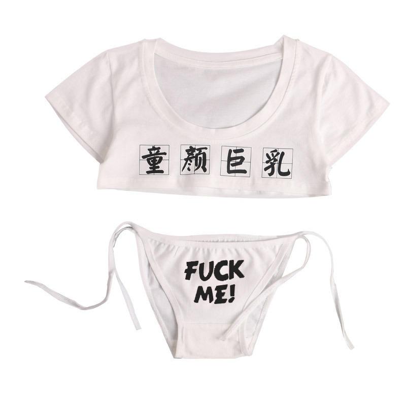 Handgefertigtes Set aus halbrunder, sexy-süßer, kindlich anmutender Unterwäsche, bedrucktem Baumwoll-BH und superkurzer Höschen