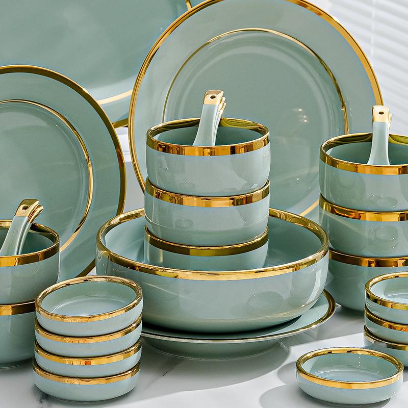 Keramik Geschirrset im nordischen Stil: Elegante Teller, Schalen & Essstäbchen mit Goldrand