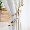 Eleganti Fermatende Floreali Traforati Esagerati, Design Minimalista in Metallo a Farfalla