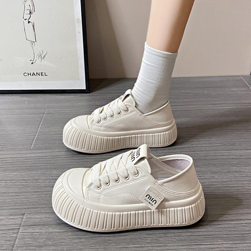 New muffin thick-soled little white shoes women's versatile niche board shoes women's 2025 popular spring and autumn height increase casual sports s