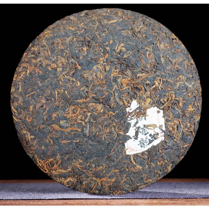 Menghai Heaven Earth Bulang Ageed Rhythm Pu-erh Tea Cake 2015 357g Zralý čaj Puer