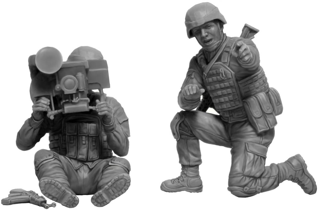 Master Box 1/35 Scale Russia-Ukraine Series 6: Ukrainian Soldiers Holding FGM-148 Javelins (Set of 2) Plastic Model Kit MB35229