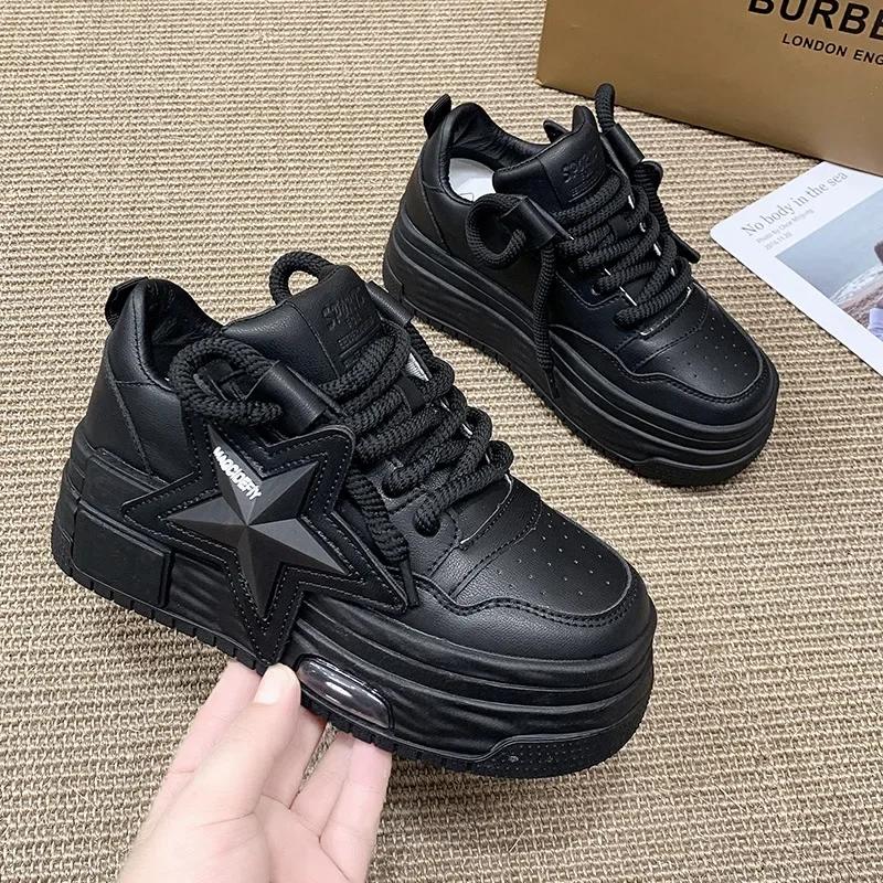 2024 Nye Vår Kvinner Chunky Sneakers Designer Pappa Sko Plattform Ulzzang Skinnsko Høst Pustende Casual Sportssko