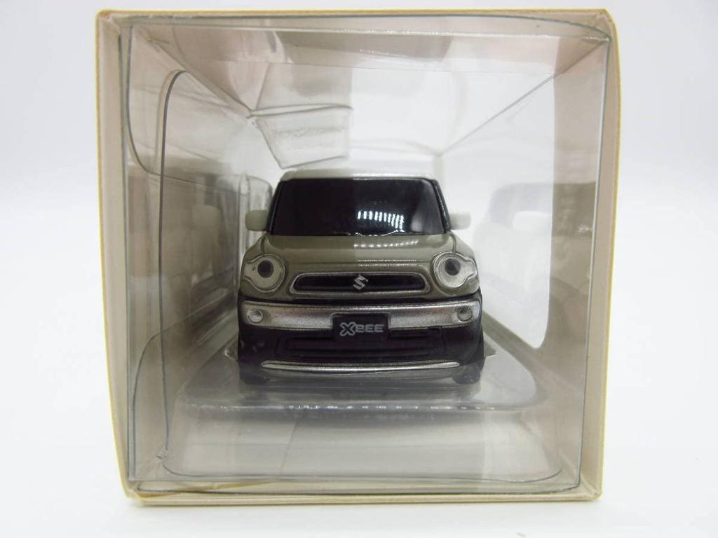 Suzuki XBEE New Model Caravan Ivory Pearl Metallic x White Not for Pullback Car Miniature Car (Dealer Exclusive, Sale)