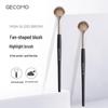 GECOMO Blush & Highlighter Brush – Soft, Non-Absorbent Bristles, Perfect for Beginners, Easy Makeup Application.