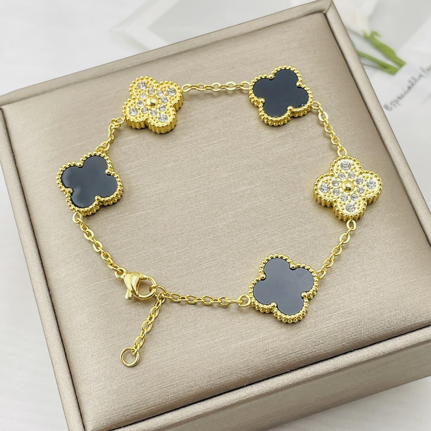 Бутик 15 мм Большой браслет-четырехлистник Черно-белый Высококлассный Модный Браслет Сетевой Звезды