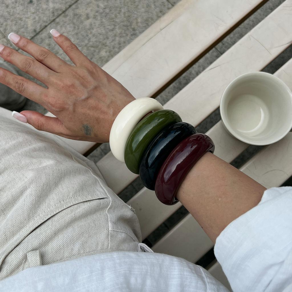 Solid Color Temperament Resin Glossy Opening Bracelets for Women Men Geometric Punk Minimalist Jewelry Cuff Wide Bangles Accessories Hot Sale