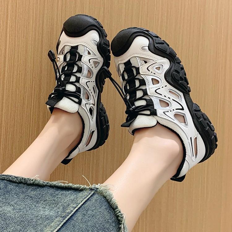[Uncle Shoes] Casual and Fashionable Roman Shoes, New Hollow and Breathable Sports Sandals, Women's Summer Creek Hole Shoes
