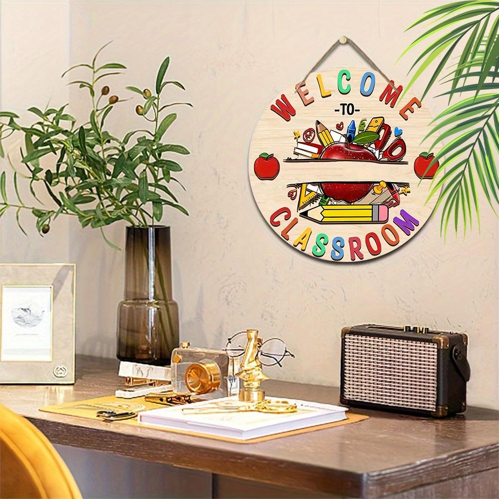 'Welcome To Our Classroom' Teacher Wooden Sign, Charming Round Sign for Classroom Door, Wall Hanging Decor - Ideal Back To School Gift for Teachers