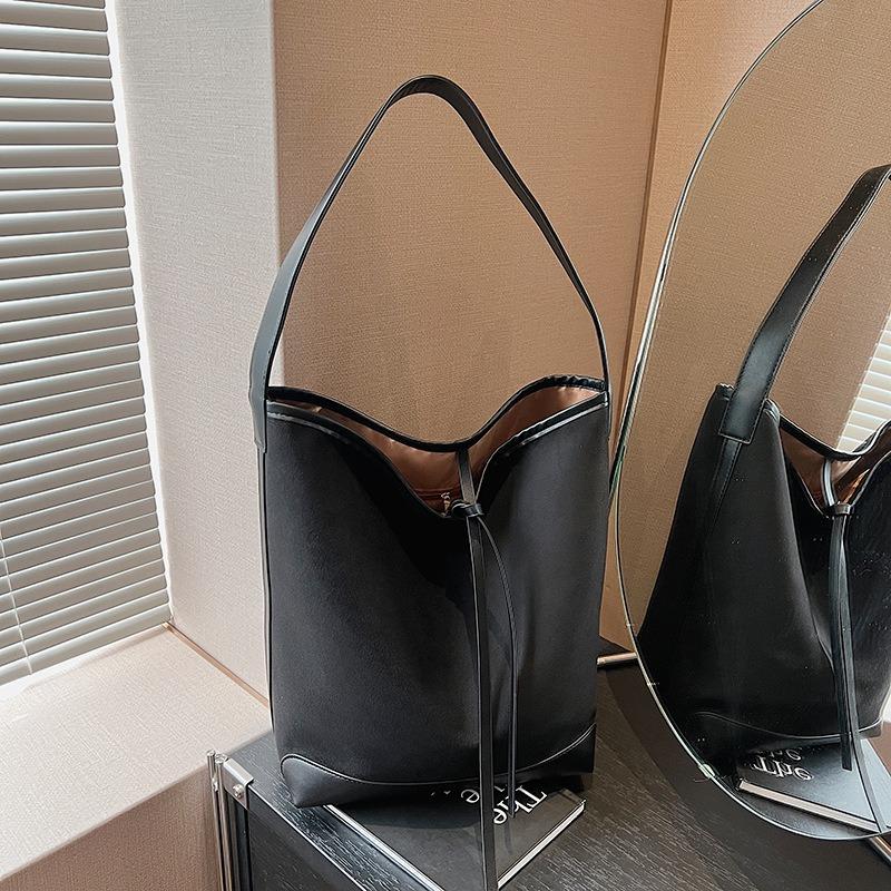 Women's Bag New Retro Large-capacity Shopping Bag Casual Lazy Wind Contrasting Color Shoulder Bucket Bag